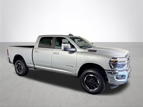 New 2026 RAM 2500 Laramie AWD/4WD image 4