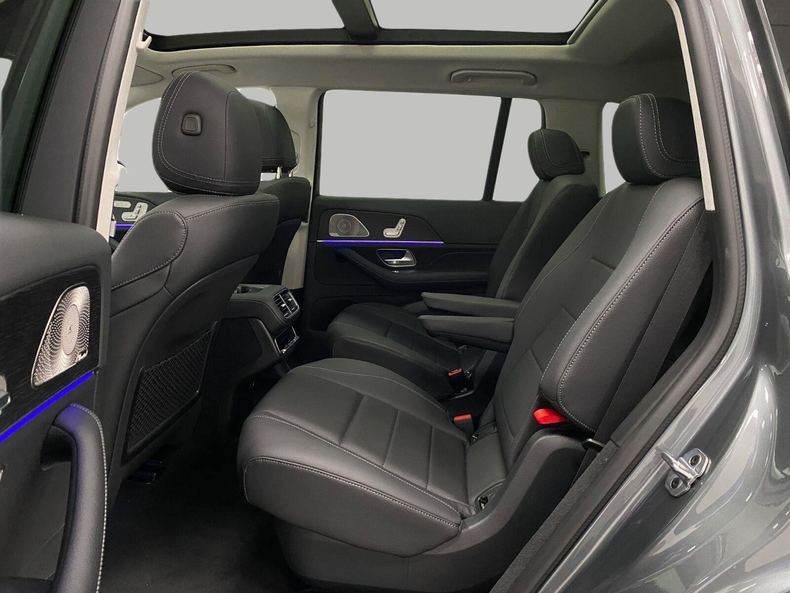 New 2026 Mercedes-Benz GLS 450 4MATIC image 32