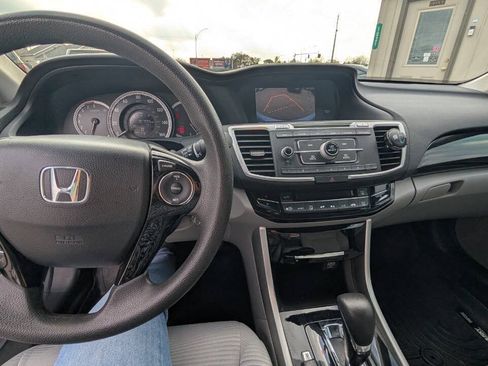 Used 2017 Honda Accord LX image 21