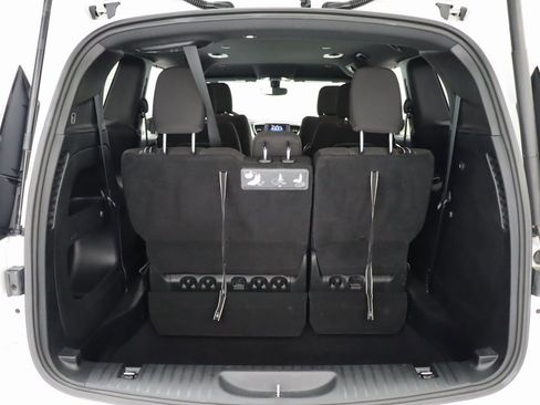 Used 2020 Chrysler Pacifica Touring w/ S Appearance Package image 28