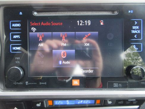Used 2017 Toyota Tacoma Limited AWD/4WD image 40