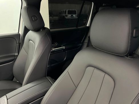 New 2026 Mercedes-Benz GLB 250 4MATIC image 16