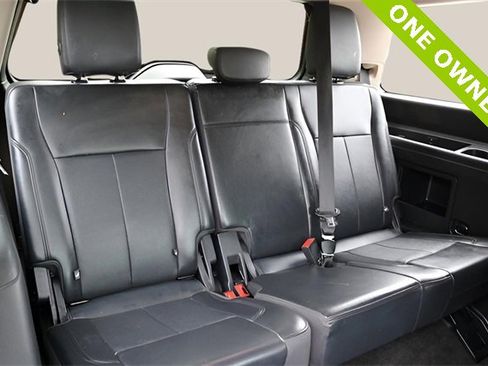 Used 2023 Ford Expedition XLT image 18