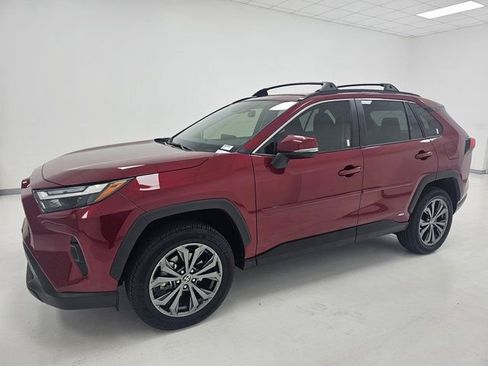 Used 2025 Toyota RAV4 XLE Premium image 6