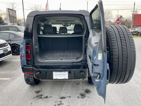 Certified 2024 Land Rover Defender 110 X-Dynamic SE image 36