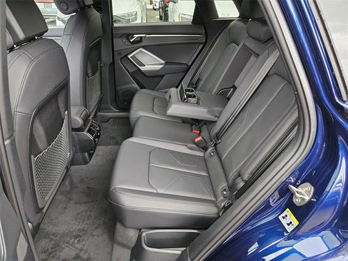New 2025 Audi Q3 2.0T Premium image 21