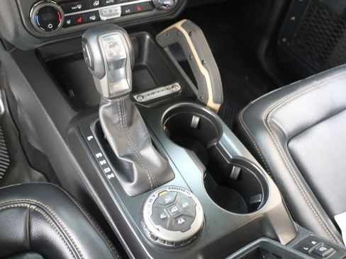 Used 2025 Ford Bronco Badlands AWD/4WD image 24