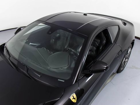 Used 2014 Ferrari F12 Berlinetta RWD image 31