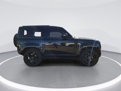 Used 2022 Land Rover Defender 90 X-Dynamic HSE image 9