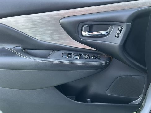 Used 2018 Nissan Murano SL w/ Moonroof Package image 24