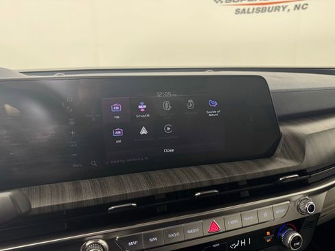 Used 2025 Kia Telluride EX w/ EX Captain's Chair Package image 19