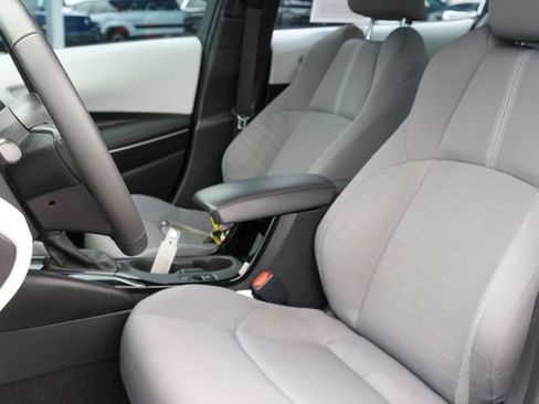 Used 2024 Toyota Corolla SE w/ SE Premium Package FWD image 5