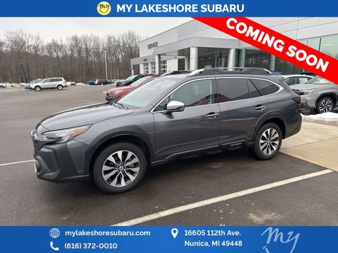 Used 2023 Subaru Outback Touring XT AWD/4WD image 3