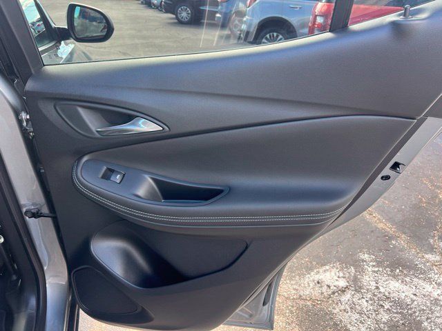 Used 2024 Buick Encore GX Avenir w/ Avenir Convenience Package FWD image 15