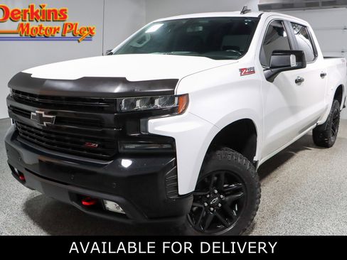Used 2021 Chevrolet Silverado 1500 LT Trail Boss w/ Convenience Package II image 1
