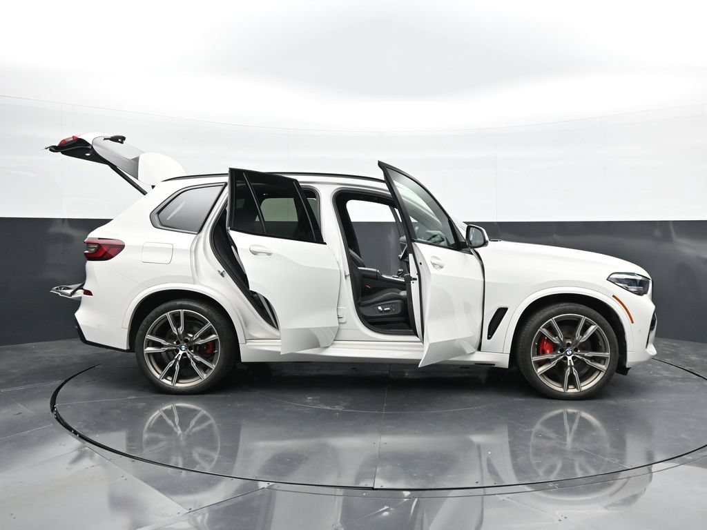 Used 2021 BMW X5 M50i AWD/4WD image 52