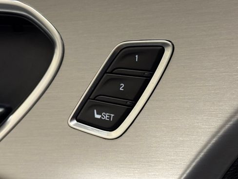 Used 2025 Acura RDX SH-AWD w/ Technology Package image 16