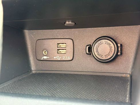 Used 2021 Subaru Forester AWD/4WD image 24