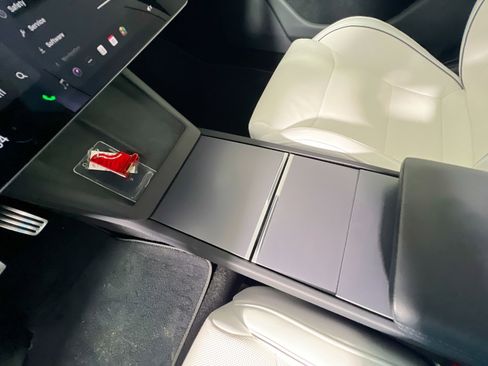 Used 2024 Tesla Model 3 Performance image 25