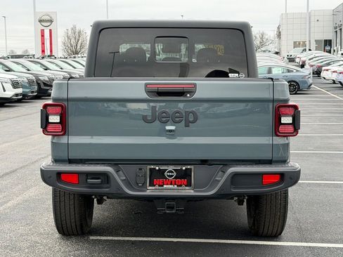 Used 2025 Jeep Gladiator Willys image 7
