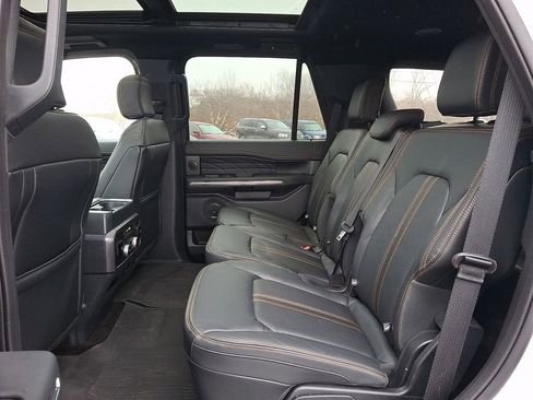 Used 2022 Ford Expedition Platinum image 13