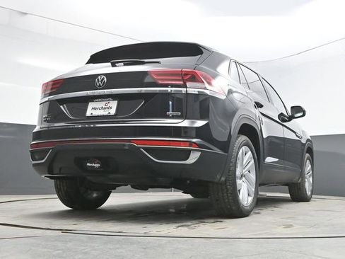 Used 2022 Volkswagen Atlas Cross Sport SE image 32