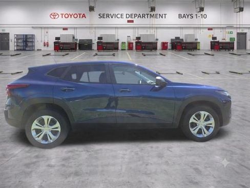 Used 2024 Chevrolet Trax LS FWD image 5