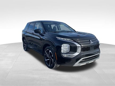 Used 2024 Mitsubishi Outlander SE image 7