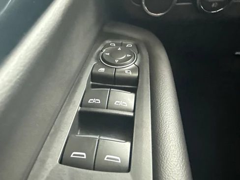 Used 2025 Chevrolet Suburban Premier AWD/4WD image 16