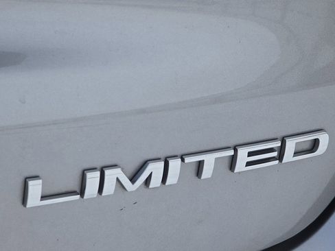 Used 2022 Jeep Compass Limited image 23