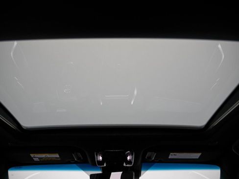 Used 2024 Toyota Venza Limited image 27