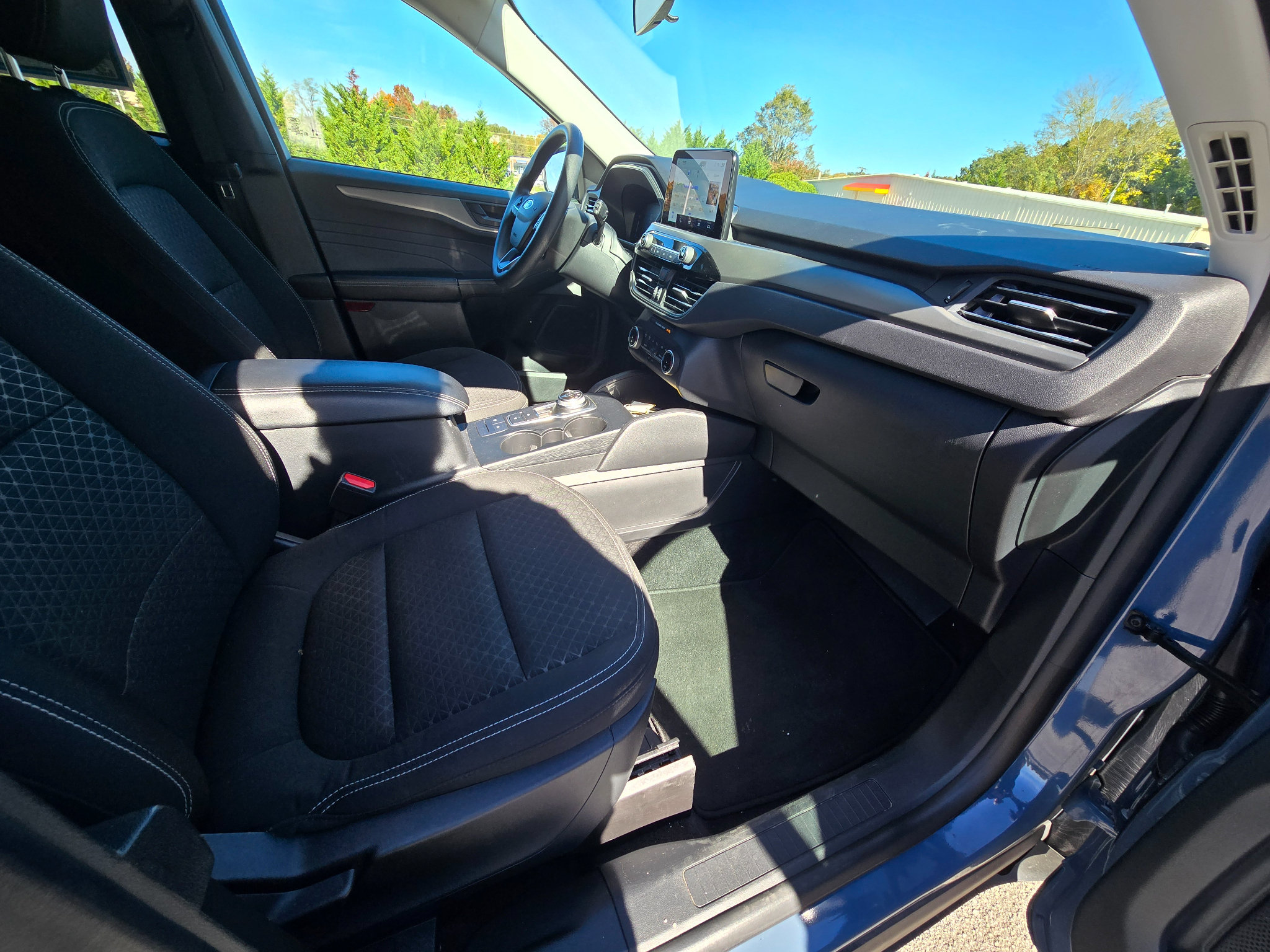 Used 2025 Ford Escape Active AWD/4WD image 21