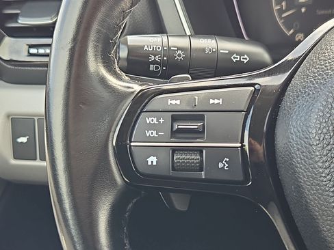 Used 2024 Honda Pilot Touring image 18