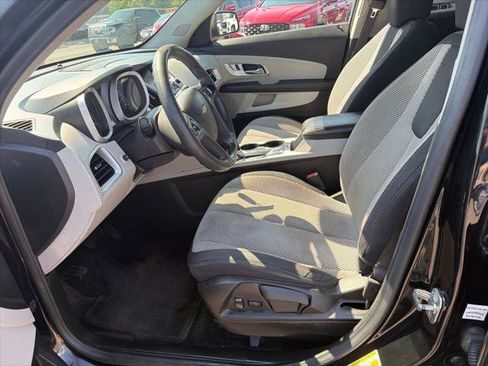 Used 2017 Chevrolet Equinox LS FWD image 11