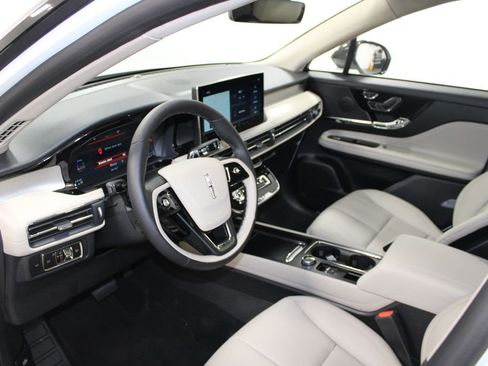 New 2026 Lincoln Corsair Premiere image 23