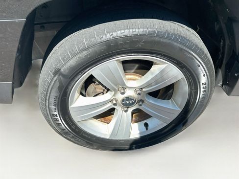 Used 2015 Jeep Patriot High Altitude AWD/4WD image 11
