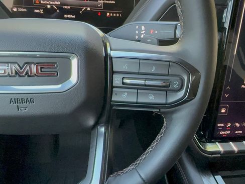 Used 2025 GMC Yukon XL AT4 w/ AT4 Premium Package AWD/4WD image 19