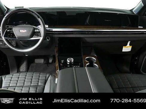 Certified 2026 Cadillac Escalade ESV Platinum Sport AWD/4WD image 18
