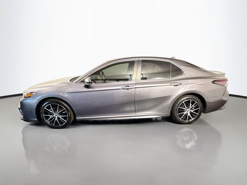 Used 2023 Toyota Camry SE FWD image 6