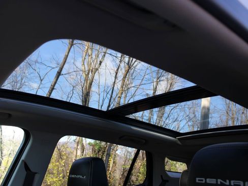 Used 2022 GMC Terrain Denali w/ Denali Premium Package image 22