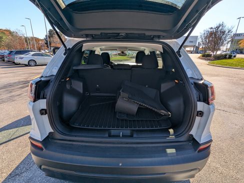 Certified 2021 Jeep Cherokee Latitude image 14