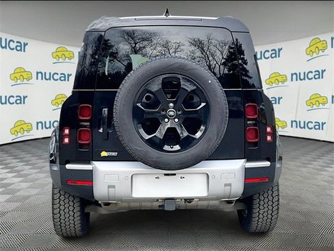 Used 2024 Land Rover Defender 110 S image 4