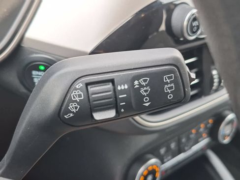 Used 2020 Ford Escape SE FWD image 25