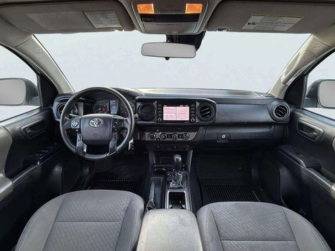 Used 2020 Toyota Tacoma SR image 9