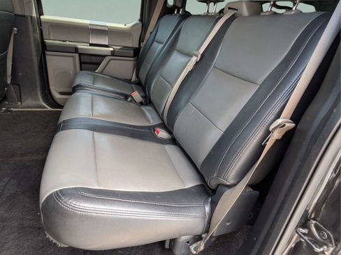 Used 2015 Ford F150 XLT w/ Equipment Group 302A Luxury AWD/4WD image 12