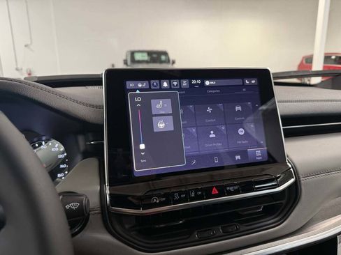 New 2026 Jeep Compass Limited image 34