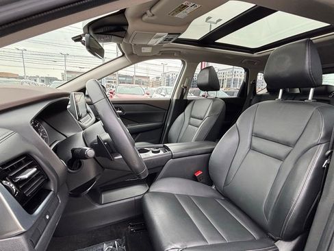 Used 2023 Nissan Rogue SL image 16