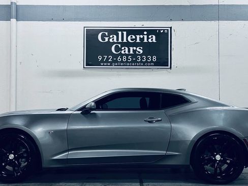 Used 2019 Chevrolet Camaro LT RWD image 1