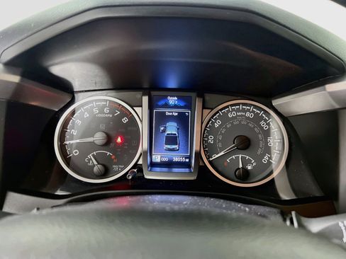 Used 2022 Toyota Tacoma SR5 w/ Technology Package RWD image 22