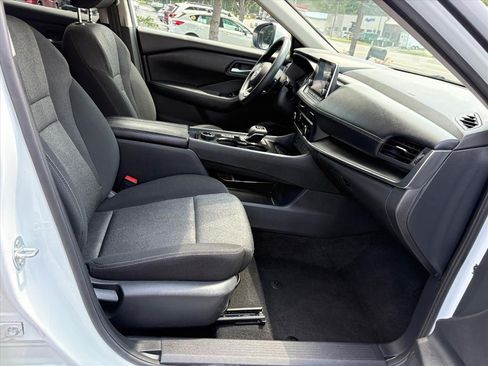 Used 2024 Nissan Rogue SV AWD/4WD image 15